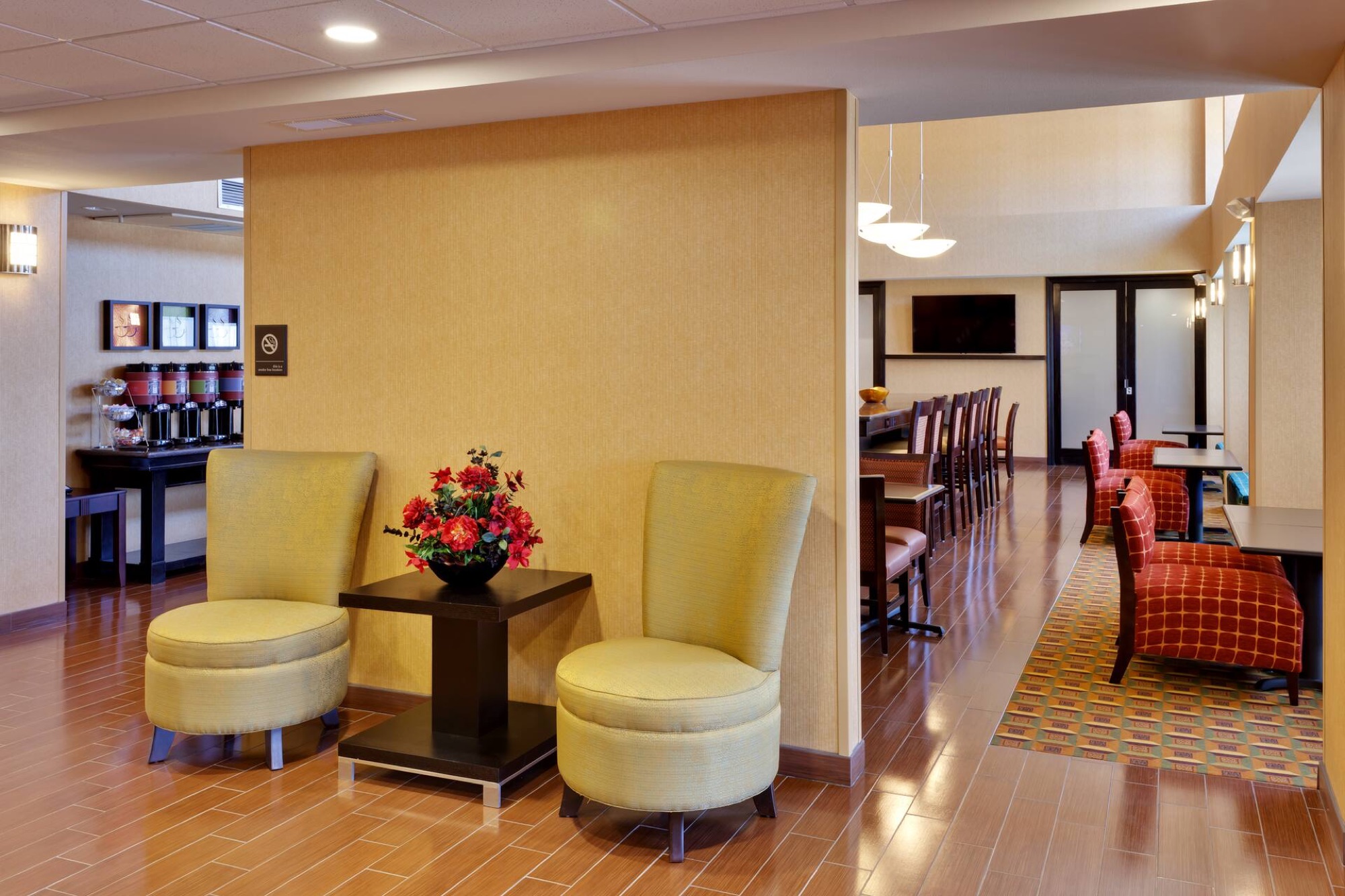 Hampton Inn & Suites Fresno Northwest, Fresno, CA — photo 2